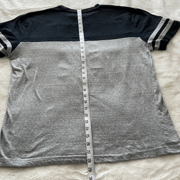 Ecko Ultd Instigate 93 Tee- Size XLarge. Preowned- Gray, Black, & Burgundy - Picture 5 of 6